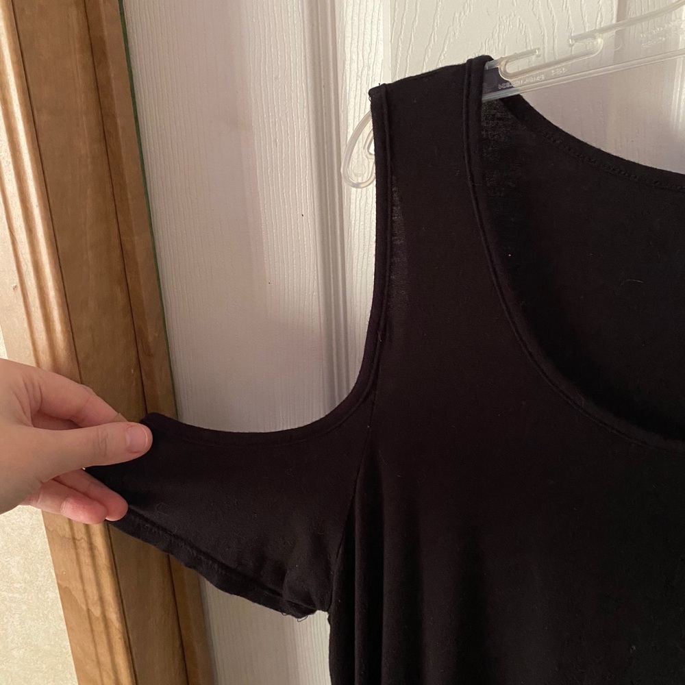 Cold-shoulder top - Picture 2 of 4